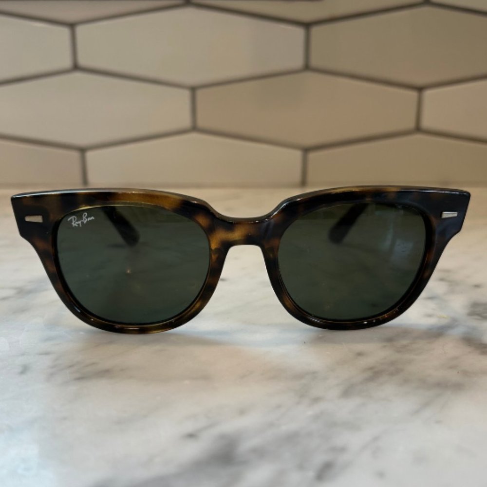 Ray-Ban Meteor Sunglasses in Dark Tortoise (RB 4168)